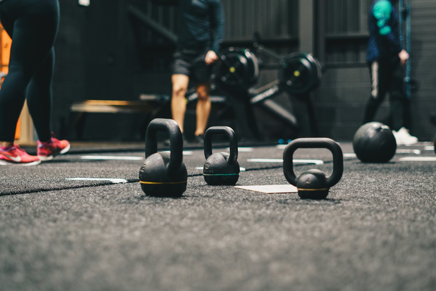 Kettlebell e attrezzi nell'area funzionale